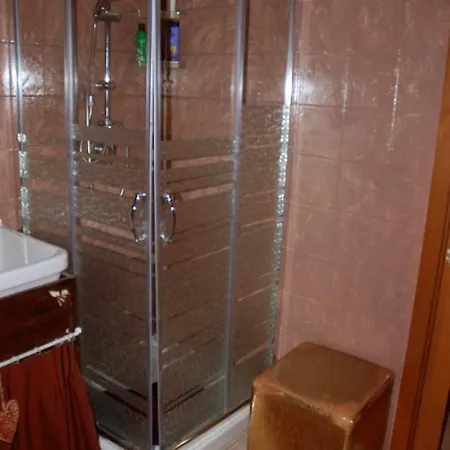 Easyroom Homestay *